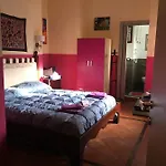 Mondello Room בית הארחה 3*