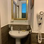 Mondello Room ゲストハウス 3*